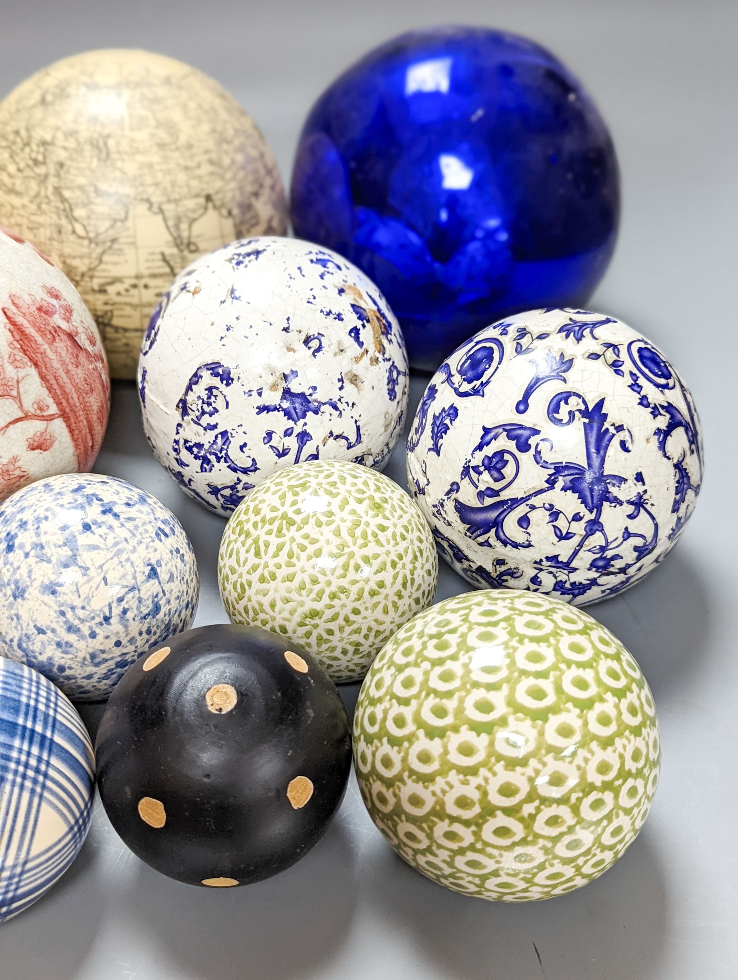 Quantity of mixed baubles, witches ball etc.